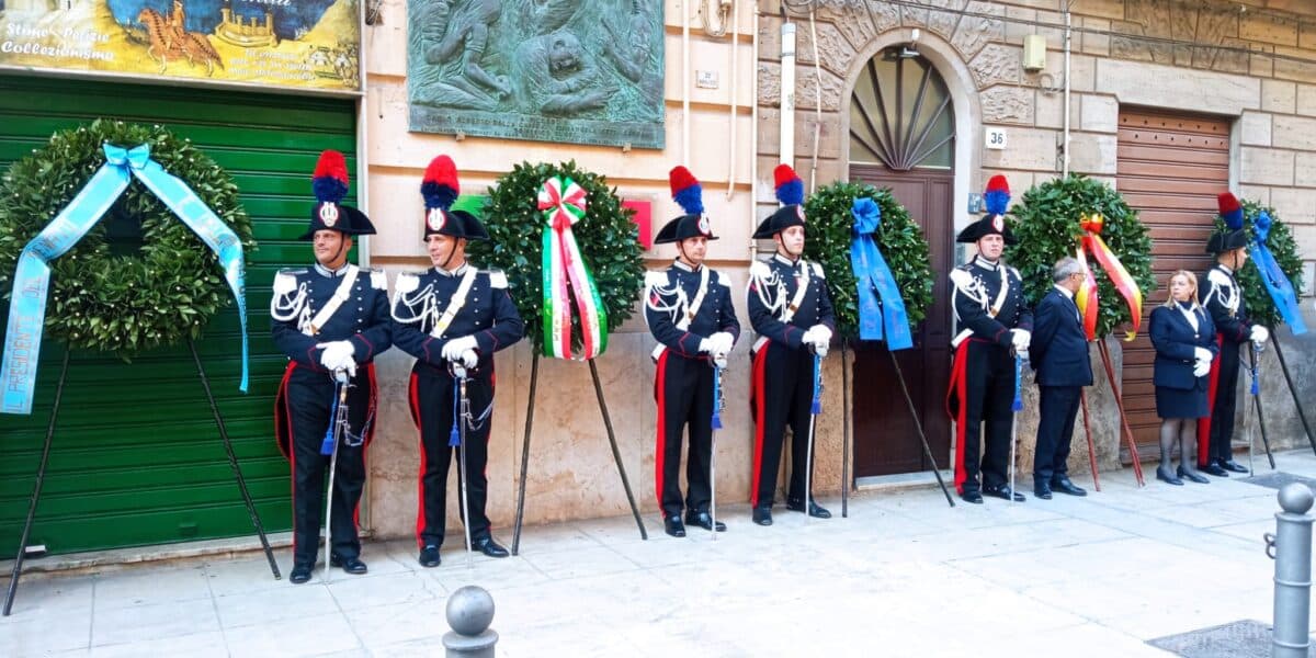 Palermo ricorda il generale Dalla Chiesa. Mattarella: "Il suo lascito prezioso per la Repubblica"