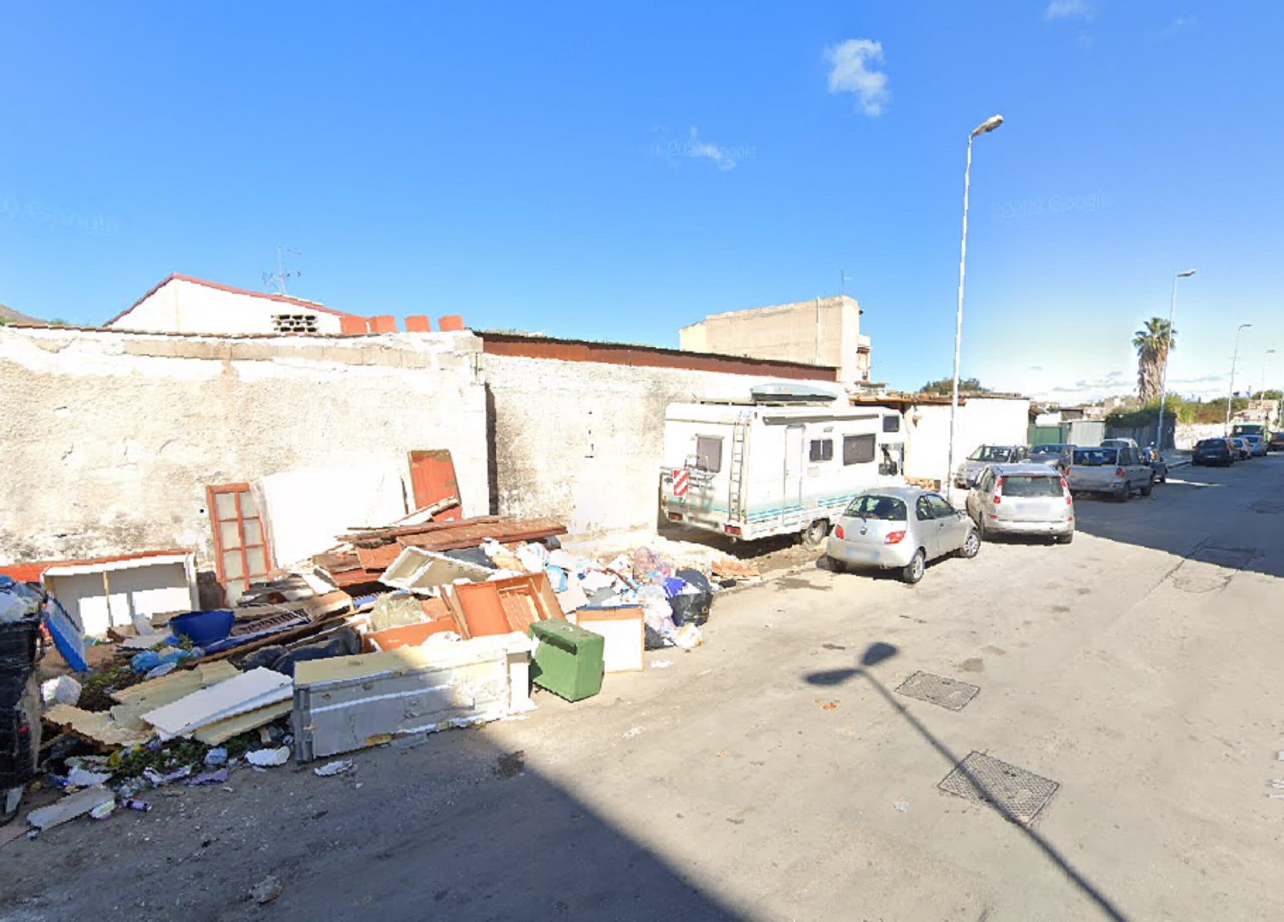 Palermo, spari contro la casa di un uomo ai domiciliari allo Zen