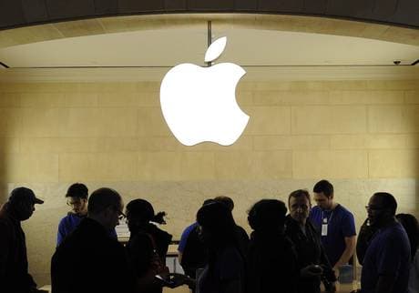 Nuovi rischi per chi ha un iPhone: allarme spyware e da Apple avvisi di sicurezza in 110 Paesi