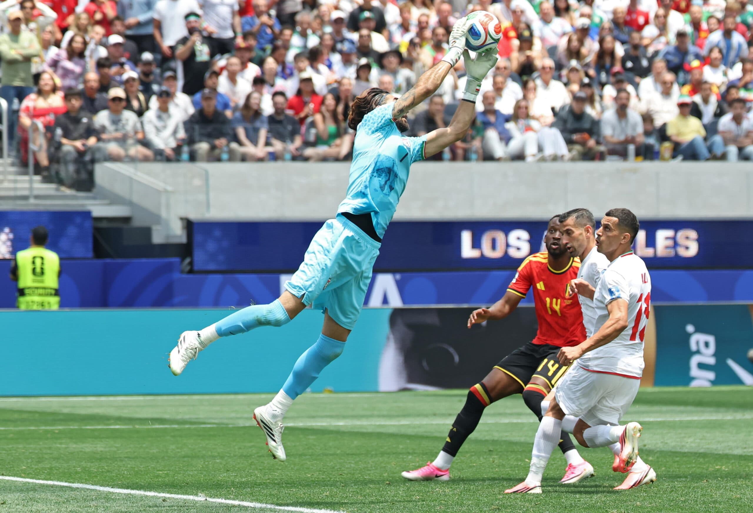 Belgio deludente: l'Iran regge l'urto e strappa lo 0-0