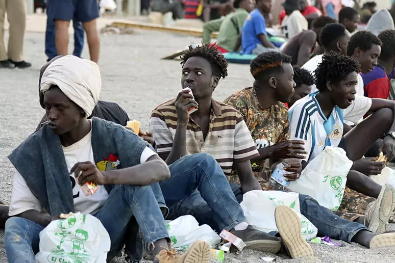 Migranti, la Francia non seguirà Finlandia e Svezia sui rimpatri verso l’Italia