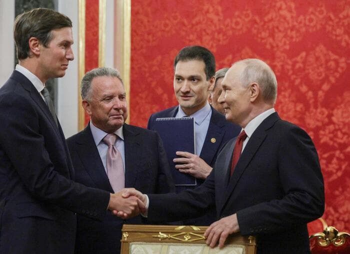 Colloqui Usa-Russia. Il Cremlino: "Dialogo costruttivo". Witkoff e Kushner sono arrivati a Kiev