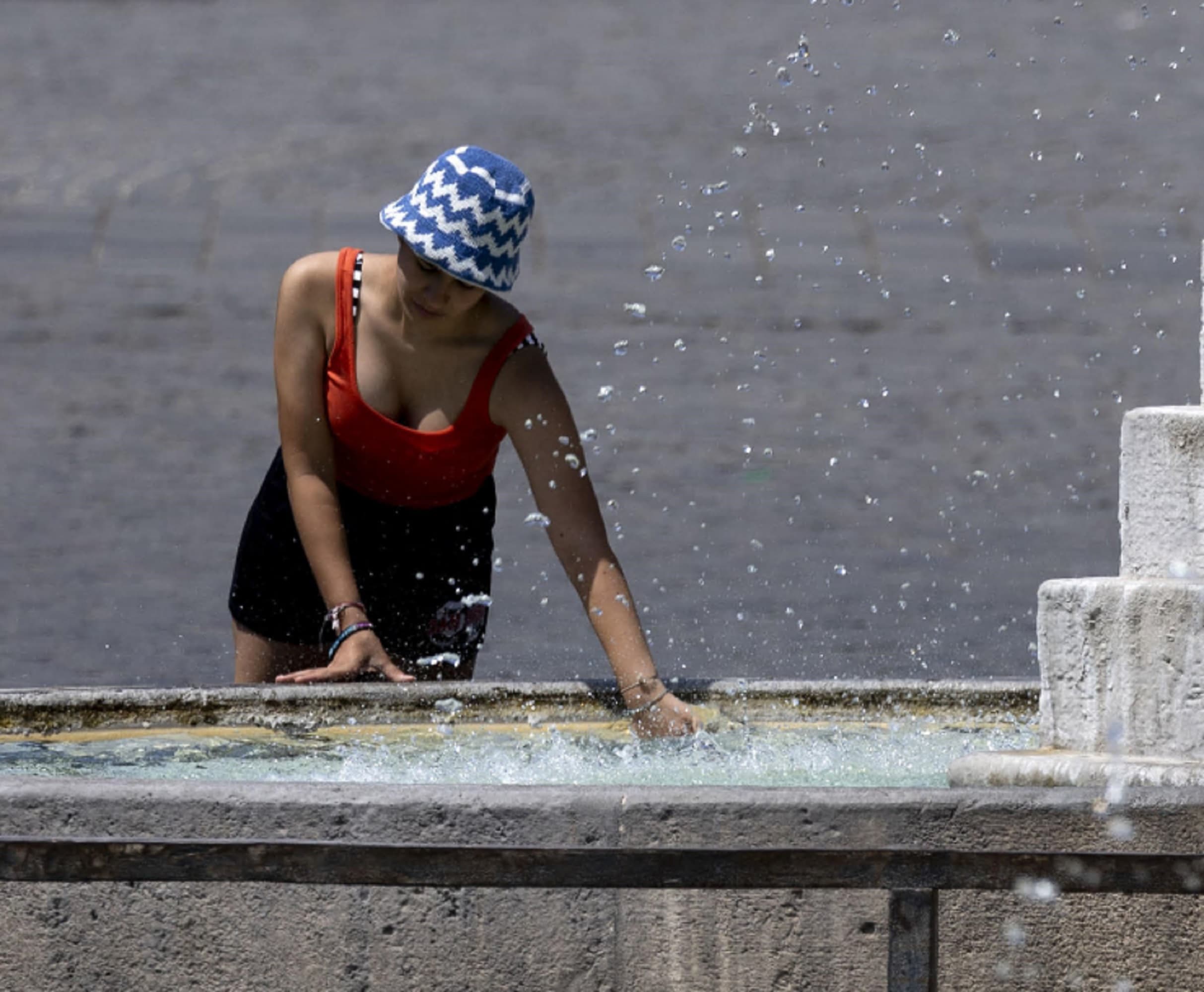 Meteo, il caldo allenta la morsa: domenica 16 agosto solo una città con bollino rosso