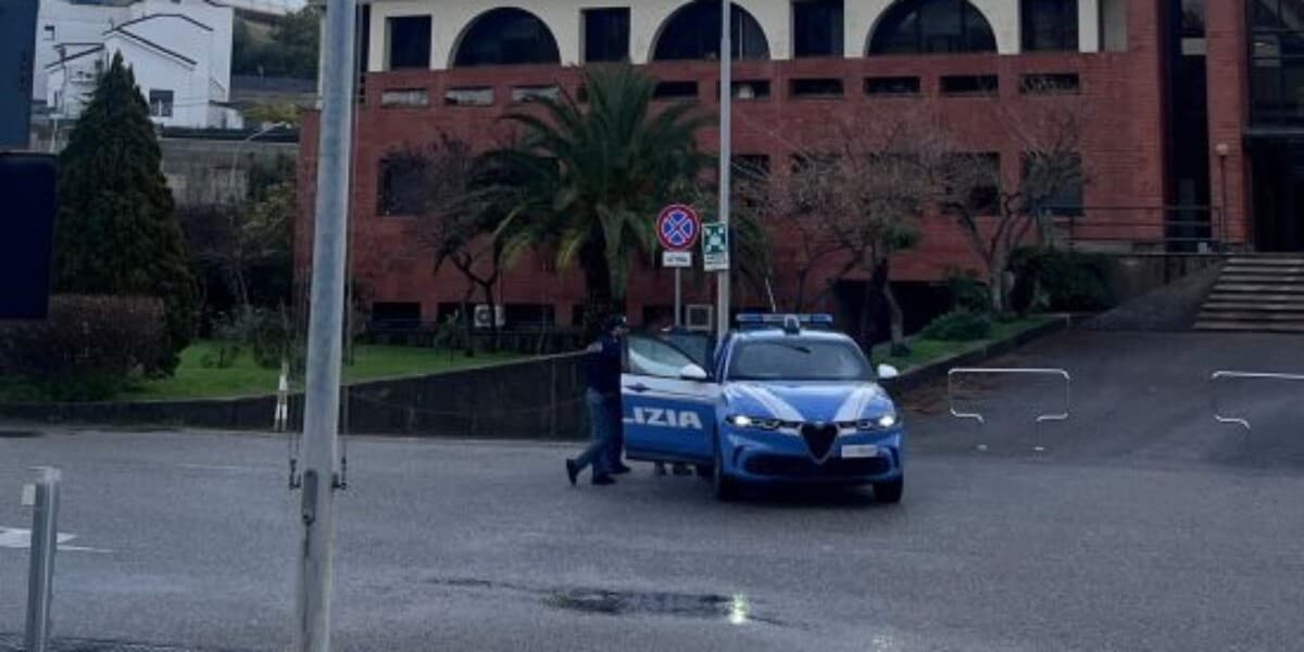 Catanzaro, eseguito un provvedimento di trattenimento nei confronti di uno straniero con numerosi precedenti penali