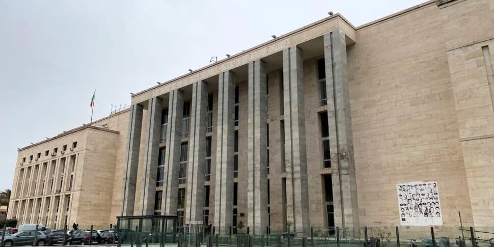 Sistema Cuffaro, il filone della presunta tangente di 25mila euro: archiviate 23 posizioni
