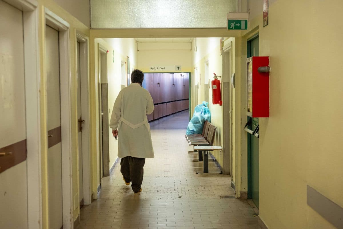 Contratto Sanità, firma su 592mila dipendenti: 240 euro in più per gli infermieri
