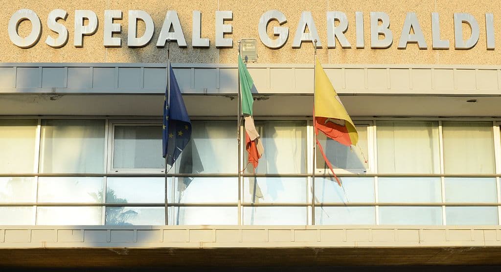 Due sparatorie nella notte a Catania: 25enne gambizzato, 20 bossoli a Librino