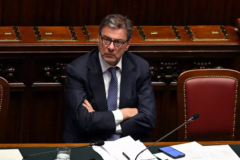 L'Istat: "Il deficit 2025 al 3,1%". Resta la procedura di infrazione, il rammarico di Giorgetti