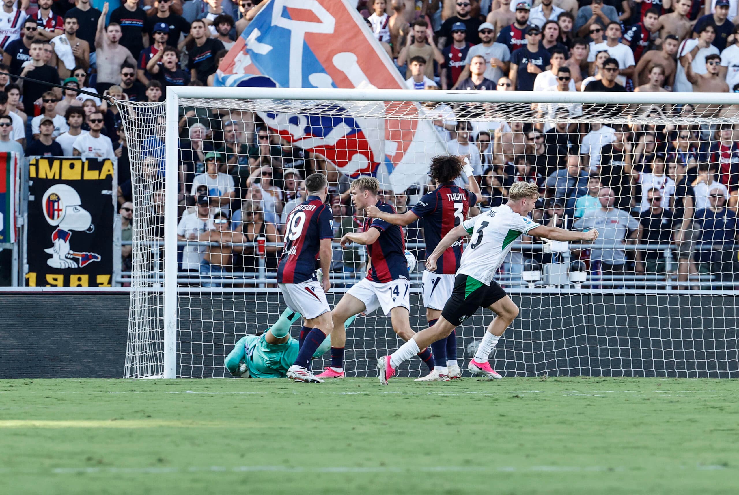 Dovbyk salva il Bologna in extremis: 2-2 nel derby col Sassuolo, è il primo punto per i felsinei