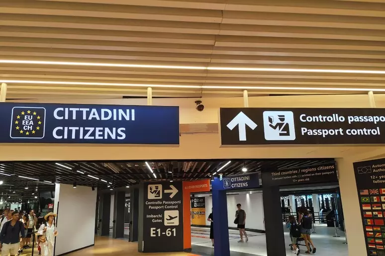 L'Italia proroga di altri 15 giorni il blocco di Schengen con la Spagna