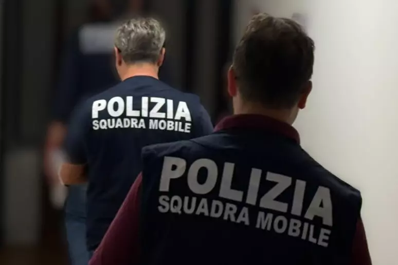 Triplice omicidio a Roma, uccisi a coltellate genitori e figlia minorenne