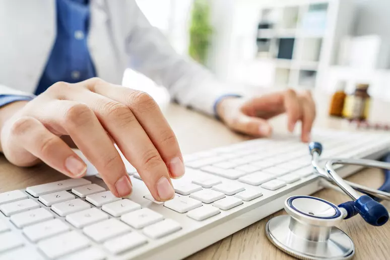 Ticket sanitari più cari da oggi: quanto aumentano e quali esami costano di più