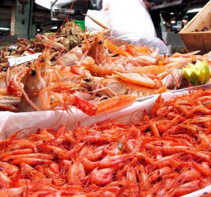 Natale all'insegna del "caro-pesce". Salgono i prezzi, ma gli italiani punteranno su vongole e frutti di mare