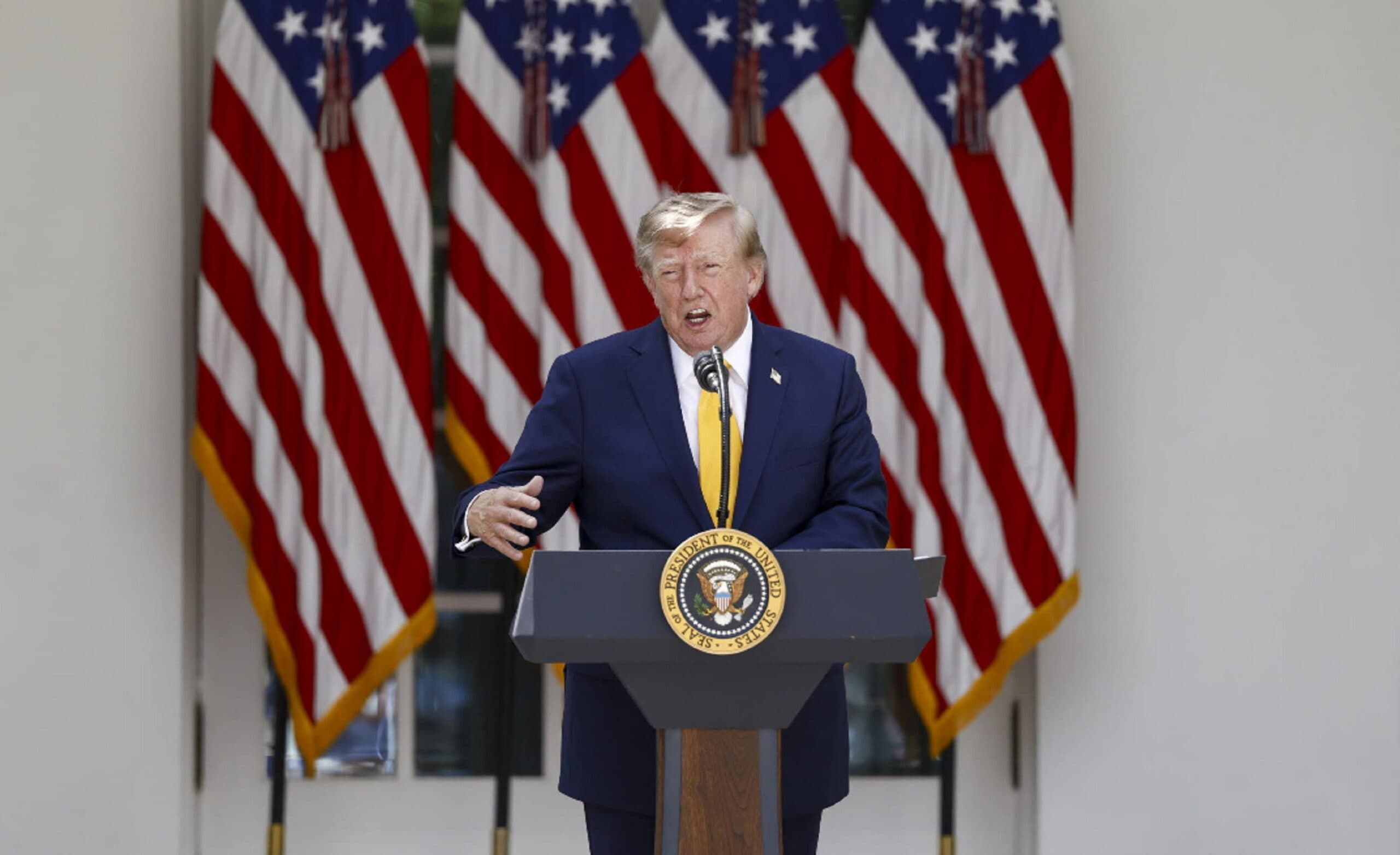 Trump isola l'Iran. Raffica di sanzioni su oro, tech, aviazione e trasporti