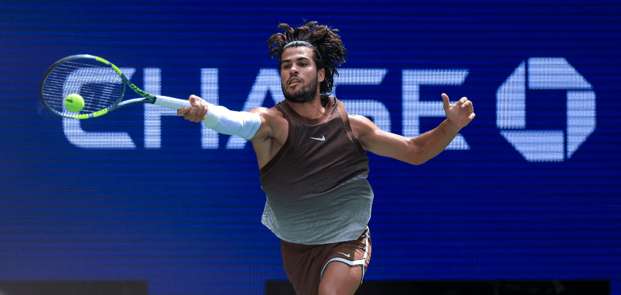 Us Open, Alcaraz si ricorda ancora come si fa: torna dopo 139 giorni e batte Safiullin in tre set
