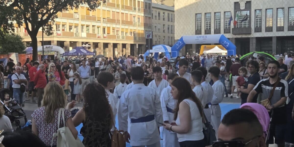 Cosenza celebra la Giornata nazionale dello Sport: piazza dei Bruzi trasformata in un grande villaggio all’aperto