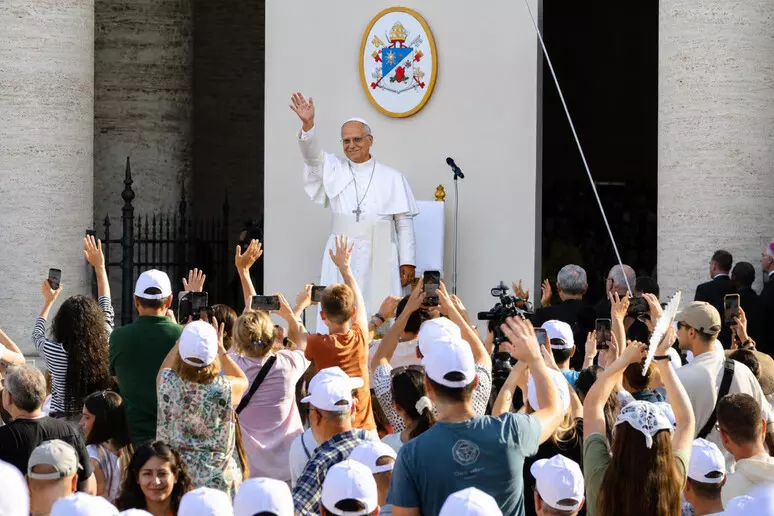 Il Papa ad Assisi, bagno di folla con i giovani. 'I cristiani all'opposto del fondamentalismo'