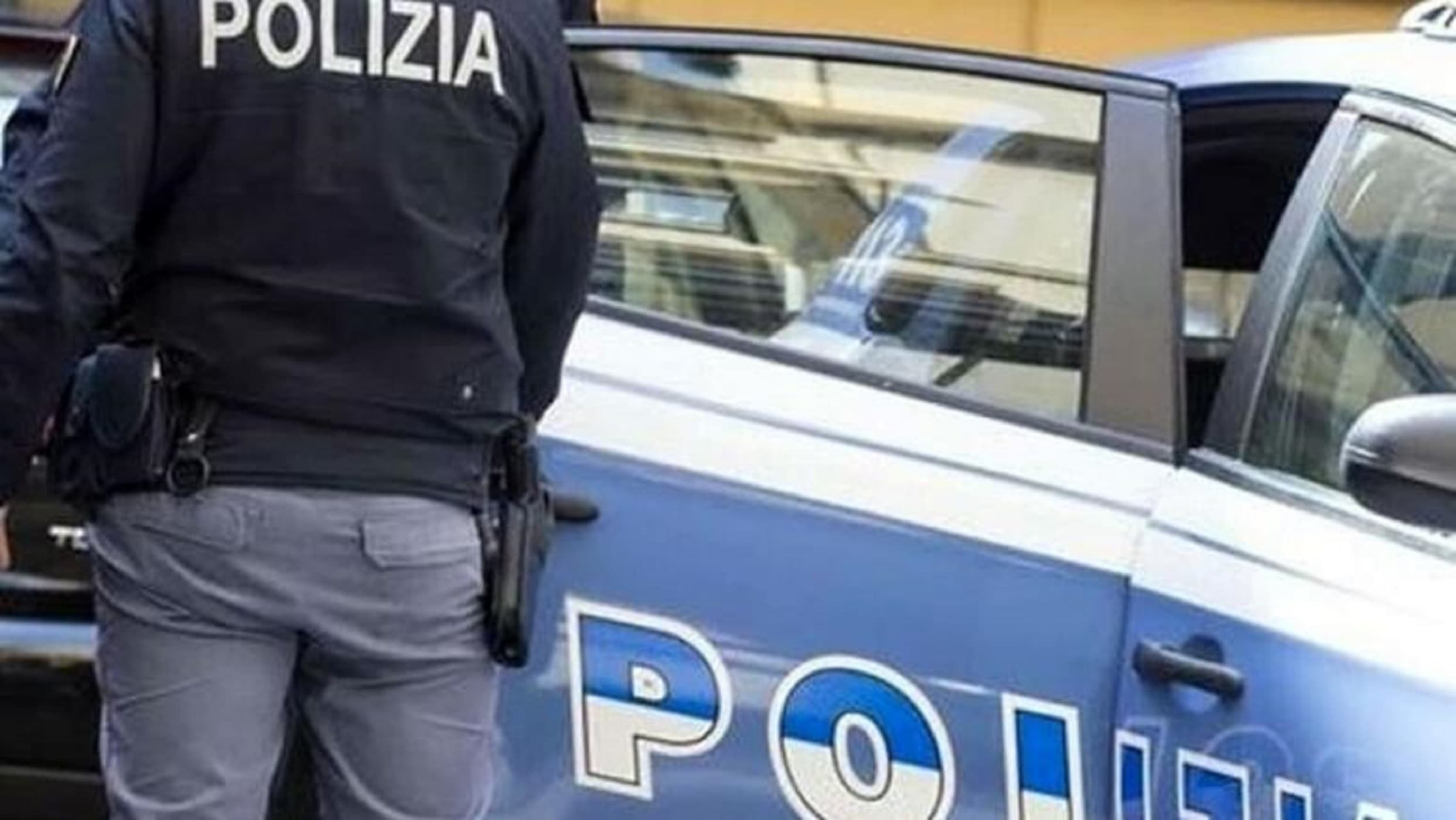 Tre ragazzi inseguiti dalla polizia e arrestati a Palermo, avevano droga e una pistola