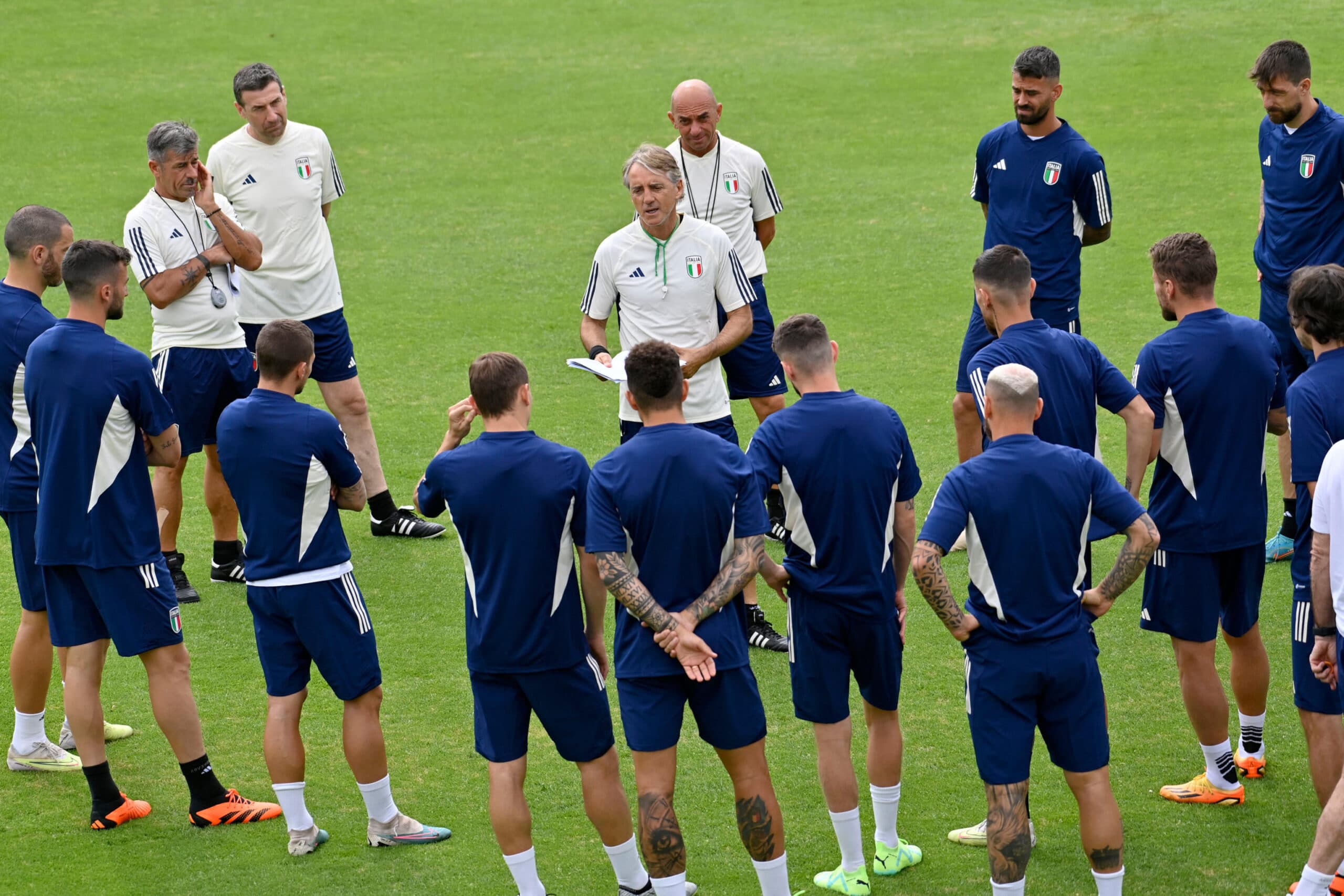 L'Italia e il ritorno del "Mancio": dalla vittoria ad Euro 2020, al flop qualificazione Mondiale. Fino ad arrivare alle dimissioni nell'estate del 2023 e alla "fuga" in Arabia