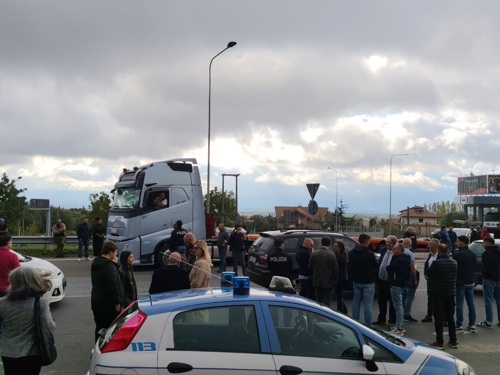 Vazzano, manifestante investito da un furgone durante la protesta contro il caro carburante