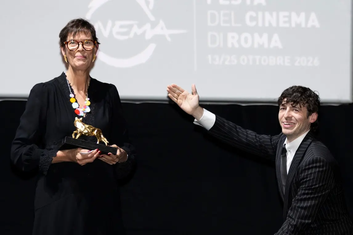 Festa del Cinema di Roma 2026, Clio Barnard conquista il primo premio: riconoscimenti anche a Kasia Smutniak e Paolo Pierobon