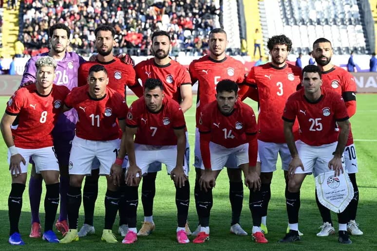 Niente stelle africane ai Mondiali: la Fifa impone il cambio di maglia all’Egitto