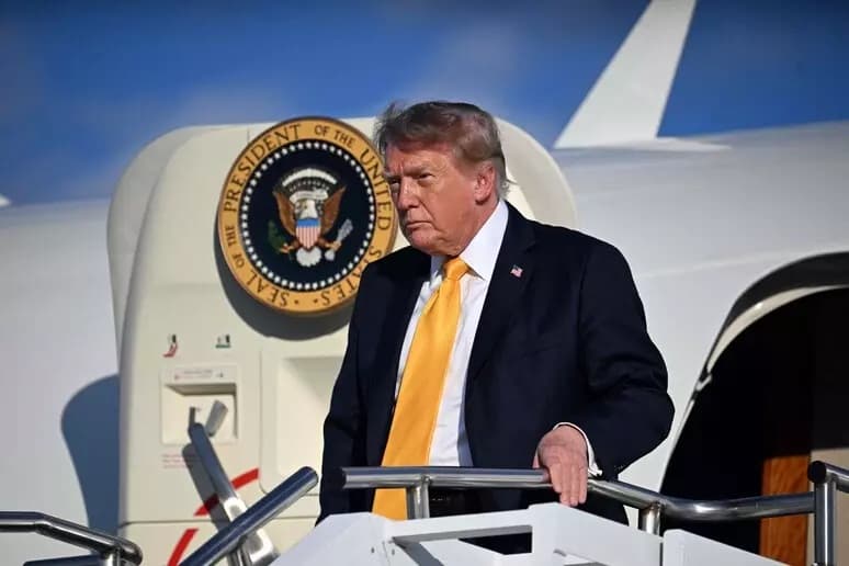 Trump cambia look e diventa castano, spopola sui social