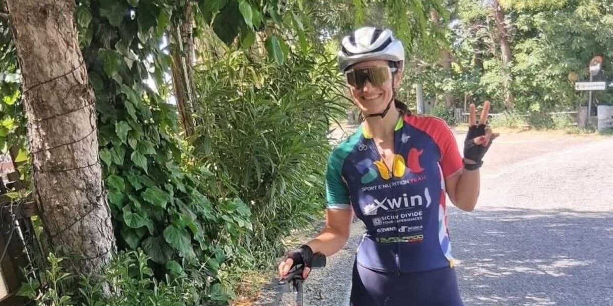 Auto travolge un gruppo di ciclisti alle porte di Palermo: muore una donna