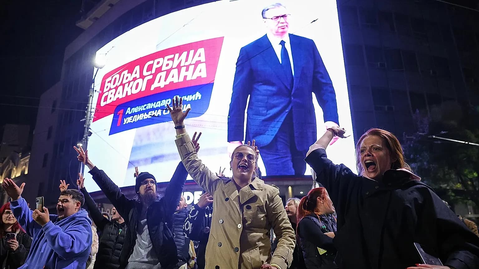 Serbia, cambiamento epocale alle elezioni: vince la lista studentesca, Vučić riconosce la sconfitta