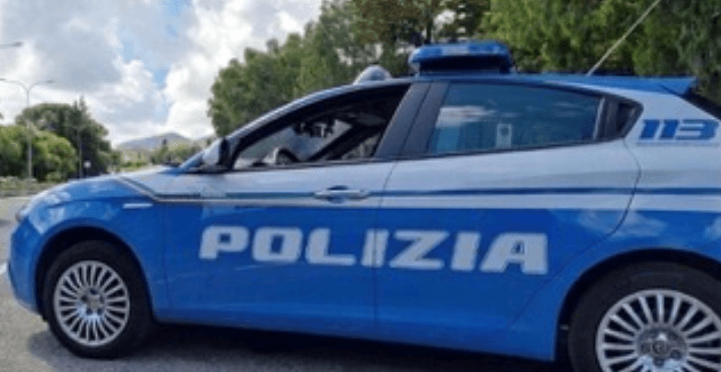 Calciatore di 17 anni arrestato per estorsione a un coetaneo: in casa trovati anche 50 grammi di droga a Senigallia