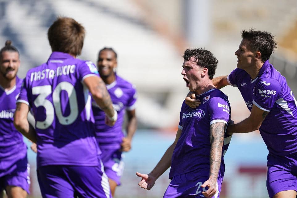 Jimenez risponde a Gilmour, tra Fiorentina e Napoli finisce in parità