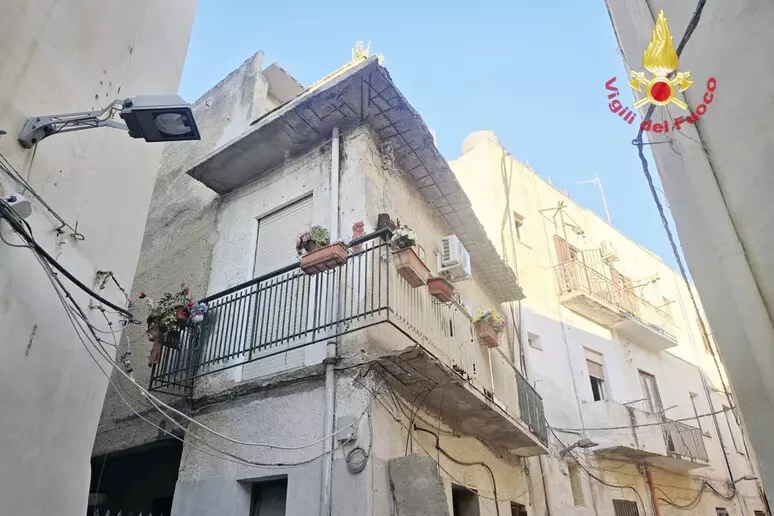 Crolla il balcone di un'abitazione a Mazara del Vallo, muore la proprietaria