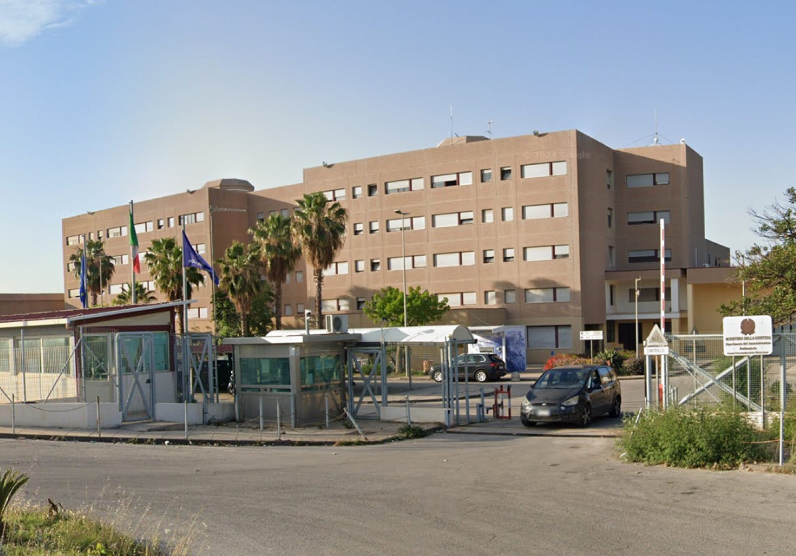 Siracusa, nuova rivolta nel carcere di Cavadonna: due agenti feriti