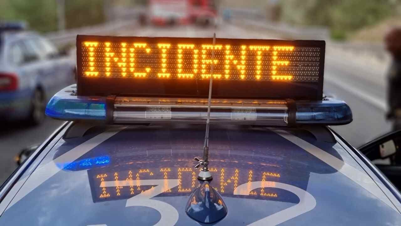 Maxi incidente sulla A1 tra Caianello e Capua, una vittima e due feriti: coinvolti un tir e cinque auto