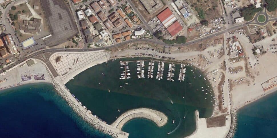 Catanzaro, il porto insabbiato danneggia i pescherecci e minaccia il turismo
