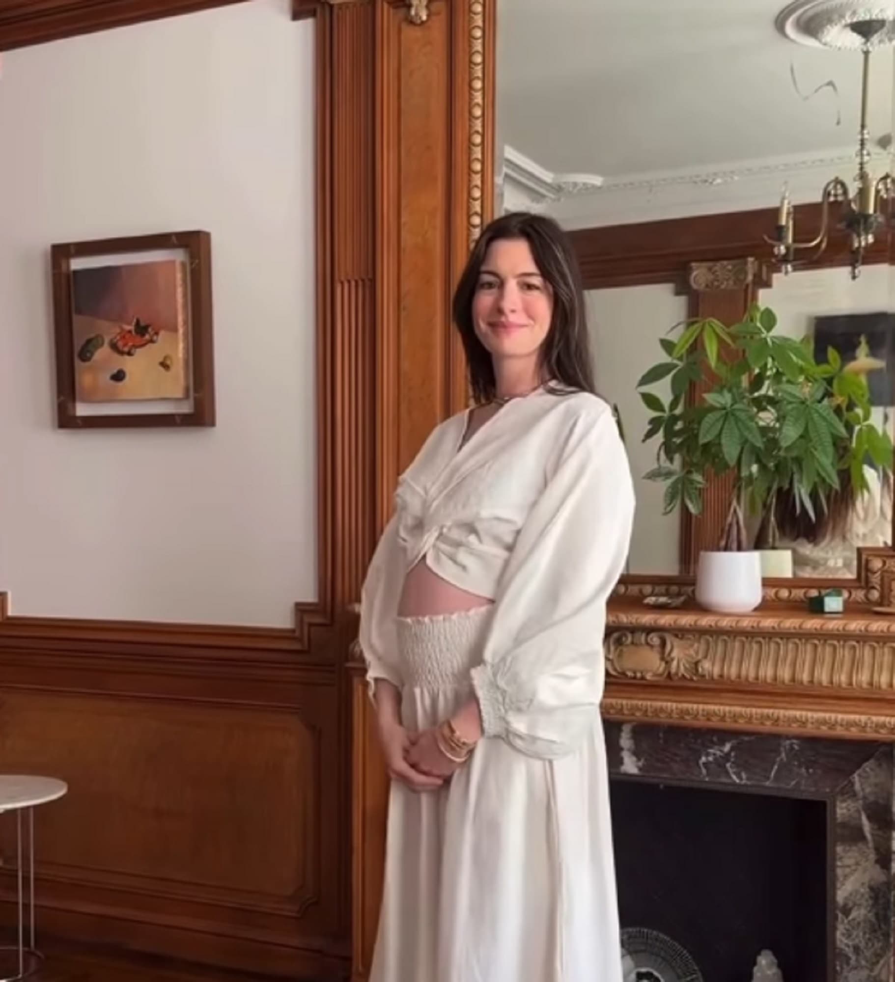 Anne Hathaway è di nuovo incinta, in arrivo il terzo figlio