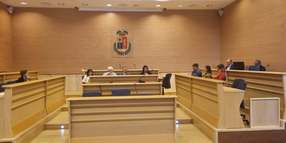 Provincia di Vibo, il Consiglio approva rendiconto e Piano di dimensionamento scolastico. L’Andolina: «L’Ente è in ripresa, siamo sulla buona strada»