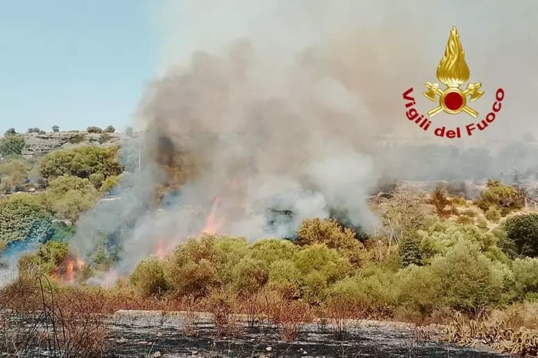 Legambiente, Sicilia regione più colpita da incendi, bruciati 71.178 ettari. Al secondo posto la Calabria