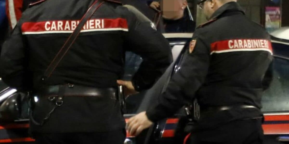 Stalking: pedinamenti e minacce, giovane di Isola Capo Rizzuto ai domiciliari