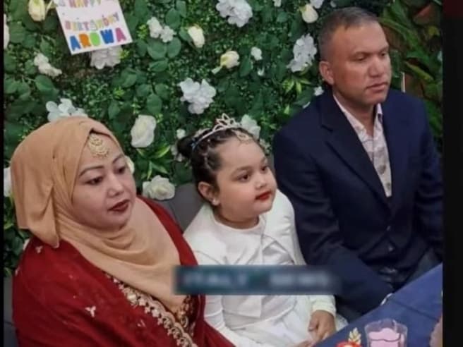 Strage a Roma, famiglia sterminata in casa: padre, madre e figlia uccisi, caccia al killer