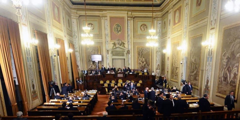 Ars, passi falsi per la Finanziaria alla prima prova dell'Aula: franchi tiratori in azione e governo sotto due volte