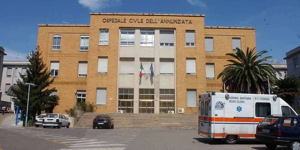 Cosenza, il comitato lancia l’allarme: «A rischio il finanziamento del nuovo Policlinico»