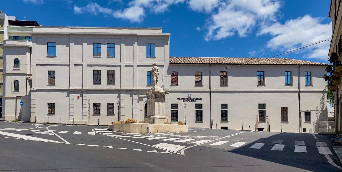 Catanzaro, visite “in nero” al Pugliese: spuntano due nuovi indagati I NOMI