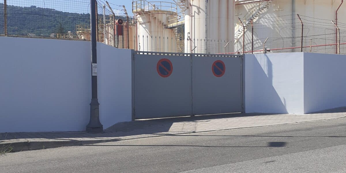 Depositi costieri di Vibo tra incontri «segreti» e l’appello a «ritornare alla realtà»