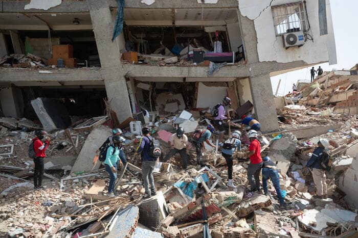 Terremoto in Venezuela, il nuovo bilancio è di 1.430 morti. INGV: "Notifica sullo smartphone? Arrivata, ma a scossa già avvenuta"