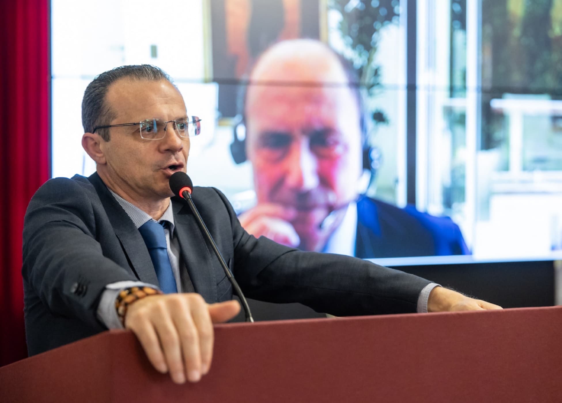 Cateno De Luca: "Schifani isolato, la Sicilia non è merce di scambio"