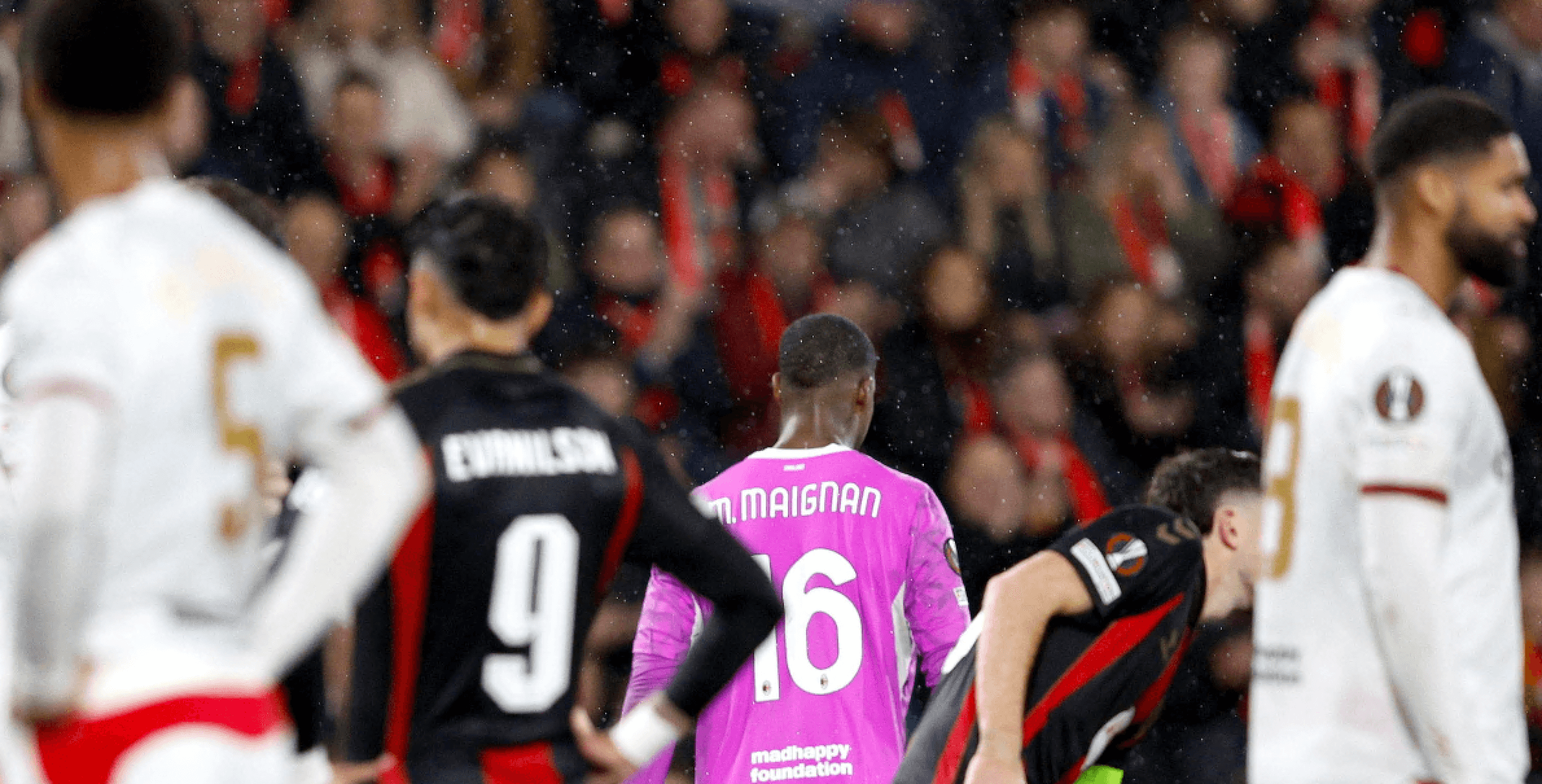 Milan, notte da incubo contro il Bournemouth in EL: 3-0 e Maignan espulso
