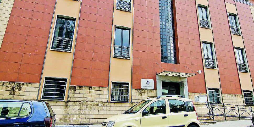 Scuola, precari senza supplenze: in 400 esclusi dalle graduatorie della provincia di Cosenza