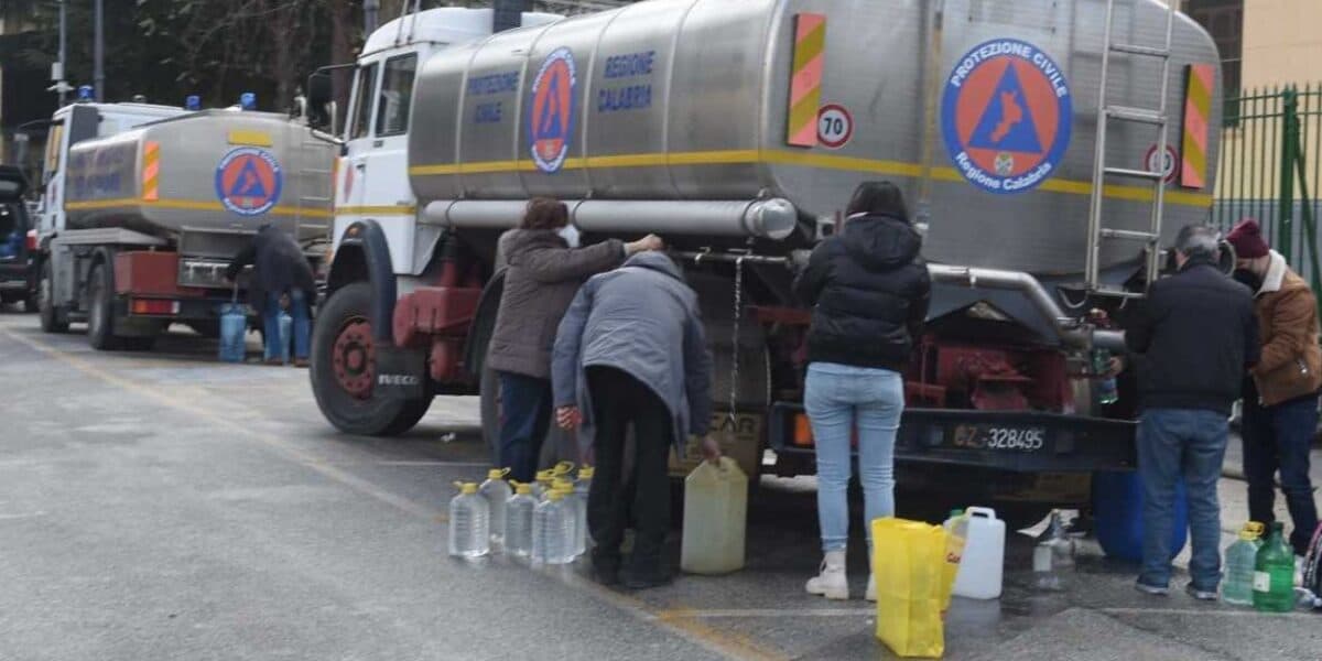 Vibo: il centro storico è ancora senz’acqua. Ditta specializzata a caccia del guasto