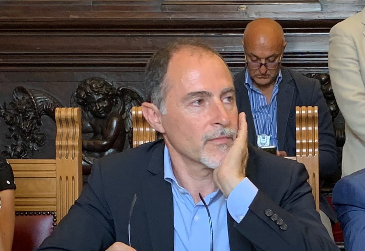 Trasporto pubblico extraurbano in Sicilia: Lombardo chiede un’audizione urgente all’Ars sulle corse soppresse